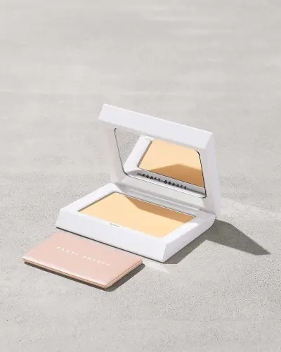 Bright Fix Instant Brightening + Blurring Powder Fenty Beauty — detalhe 5