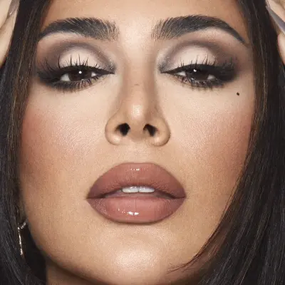 Creamy Obsessions Eyeshadow Palette Huda Beauty — detalhe 3