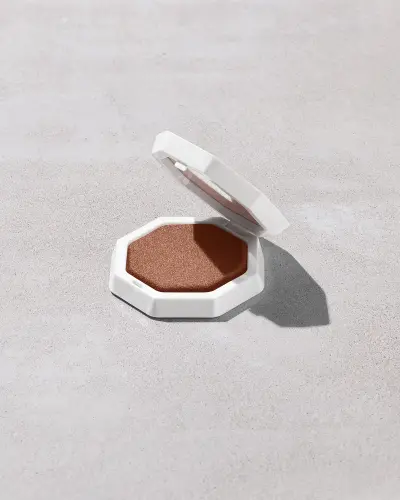 Demi'glow Light-Diffusing Highlighter Fenty Beauty — textura e acabamento
