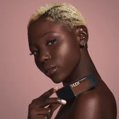 #FauxFilter Luminous Matte Foundation Huda Beauty — detalhe 3