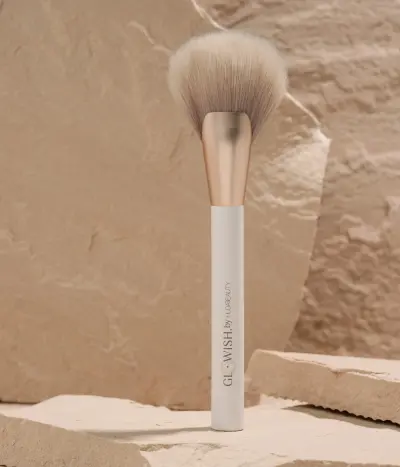 GloWish Airbrush Finish Skin Tint Brush Huda Beauty — detalhe 3