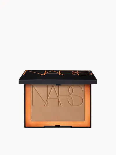 NARS Laguna Bronzing Powder NARS — textura e acabamento