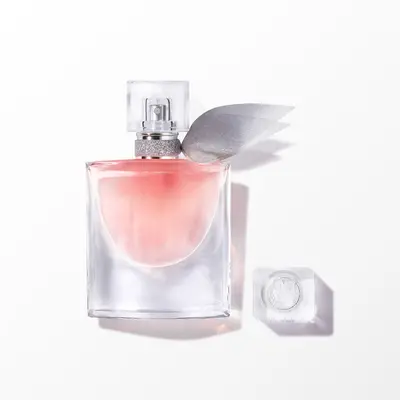 Lancôme La vie est belle Recargable Eau de Parfum Lancôme — textura e acabamento