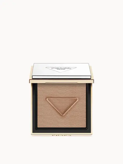 Prada Highlighter 6.8g (Various Shades) Prada — embalagem e produto