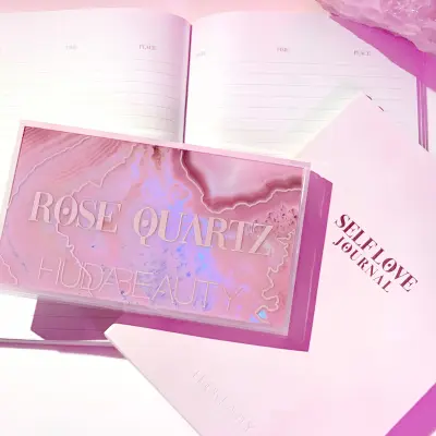 Rose Quartz Self-Love Journal Huda Beauty — detalhe 3
