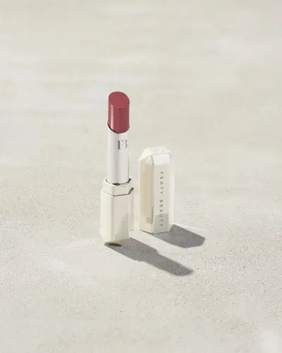 Slip Shine Sheer Shiny Lipstick Fenty Beauty — textura e acabamento