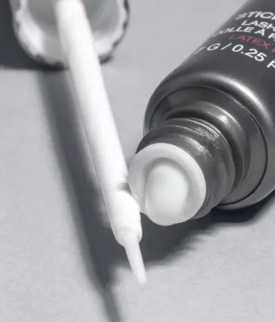 Sticky Tack Latex-Free Lash Glue Huda Beauty — detalhe 4