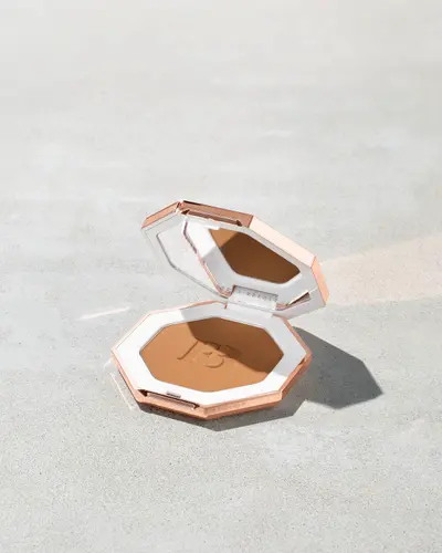 Sun Stalk'r Instant Warmth Bronzer Fenty Beauty — detalhe 4