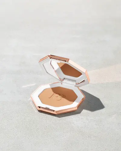 Sun Stalk'r Instant Warmth Bronzer Fenty Beauty — detalhe 3