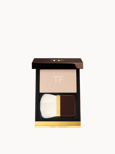 TOM FORD Architecture Soft Matte Blurring Powder (Various Shades) TOM FORD — textura e acabamento