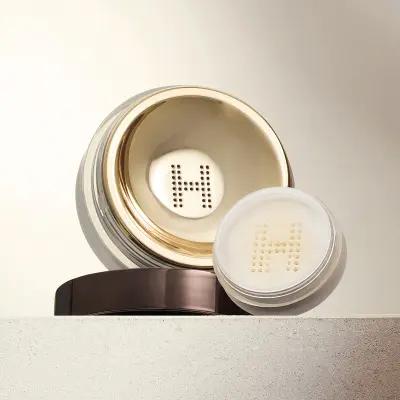 Veil™ Translucent Setting Powder Hourglass — detalhe 4