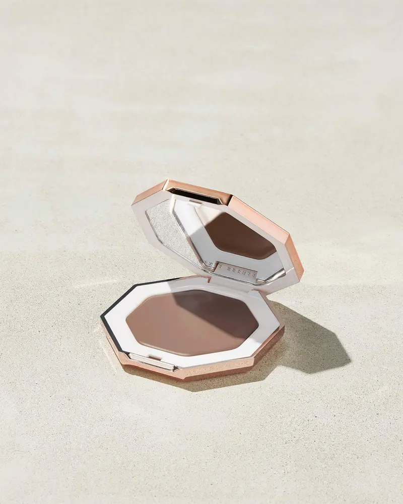 Cheeks Out Freestyle Cream Bronzer Fenty Beauty — embalagem e produto