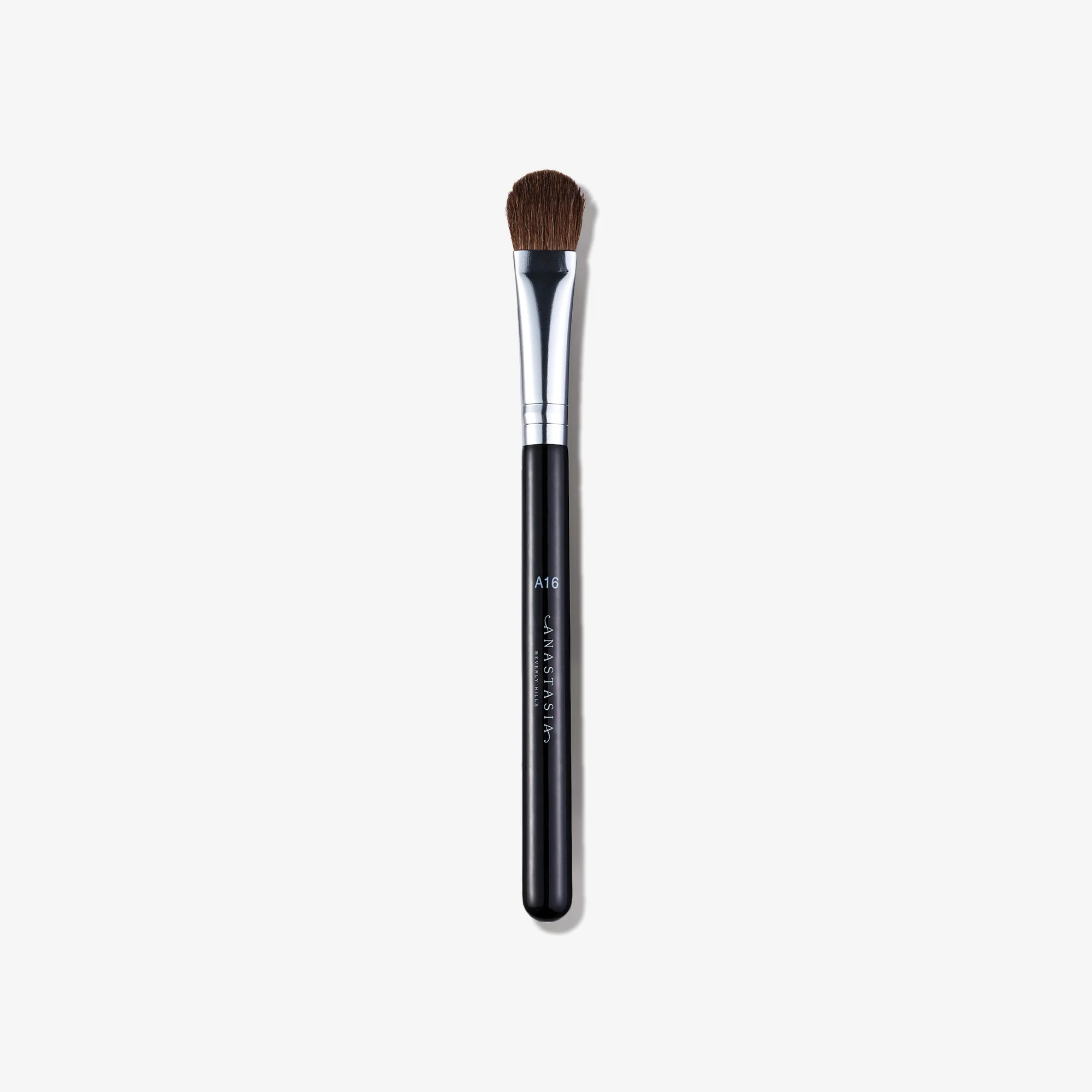 A18 Pro Brush - Angled Chiseler Brush Anastasia Beverly Hills — textura e acabamento