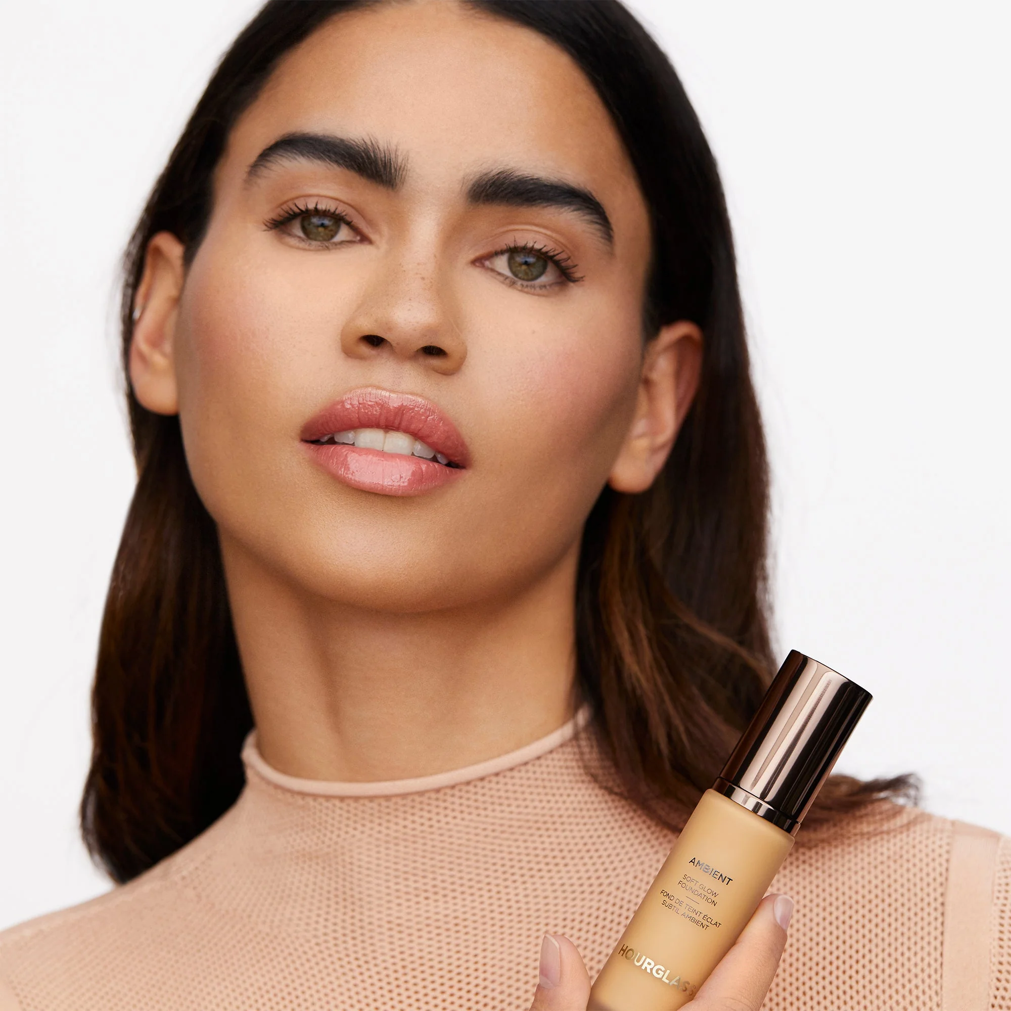 Ambient Soft Glow Foundation Hourglass — detalhe 5