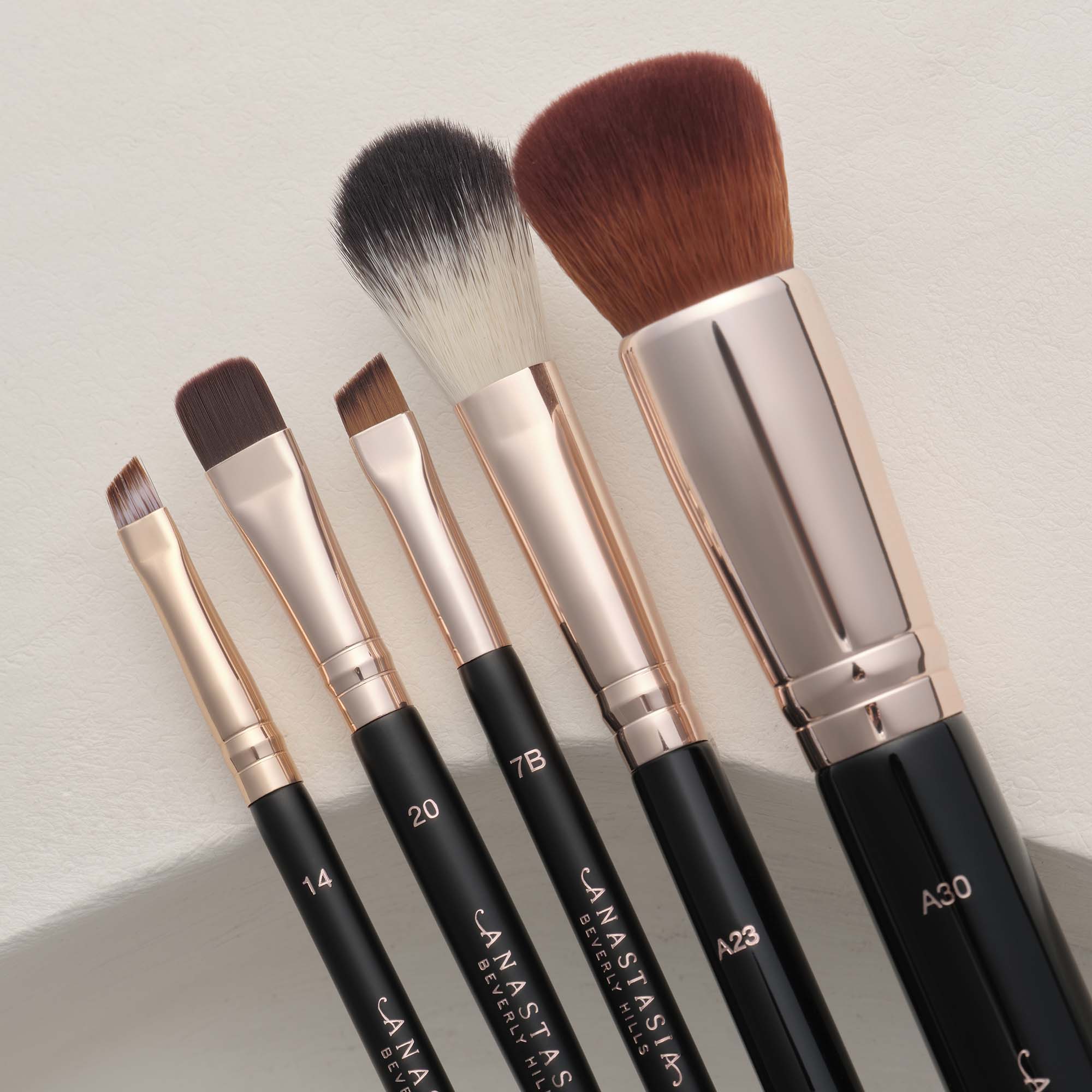 Brush 7B - Dual-Ended Angled Brush Anastasia Beverly Hills — detalhe 5