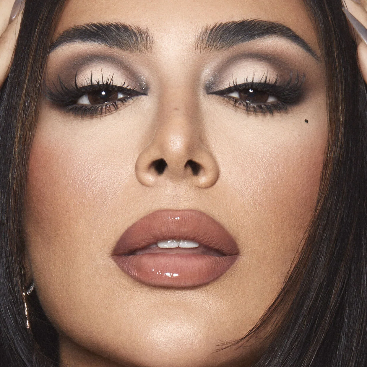 Creamy Obsessions Eyeshadow Palette Huda Beauty — detalhe 3
