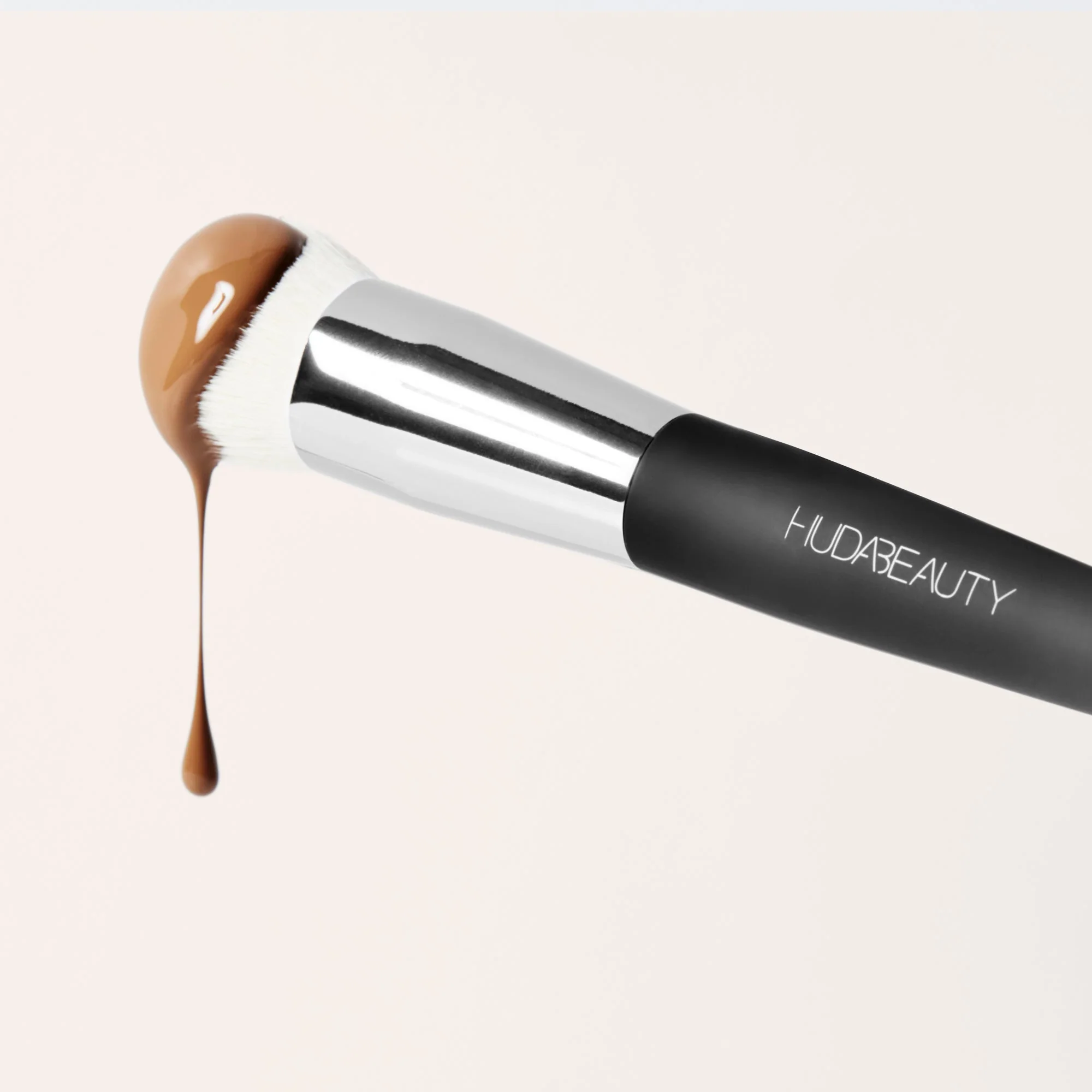 Easy Blur Base Brush Huda Beauty — detalhe 3