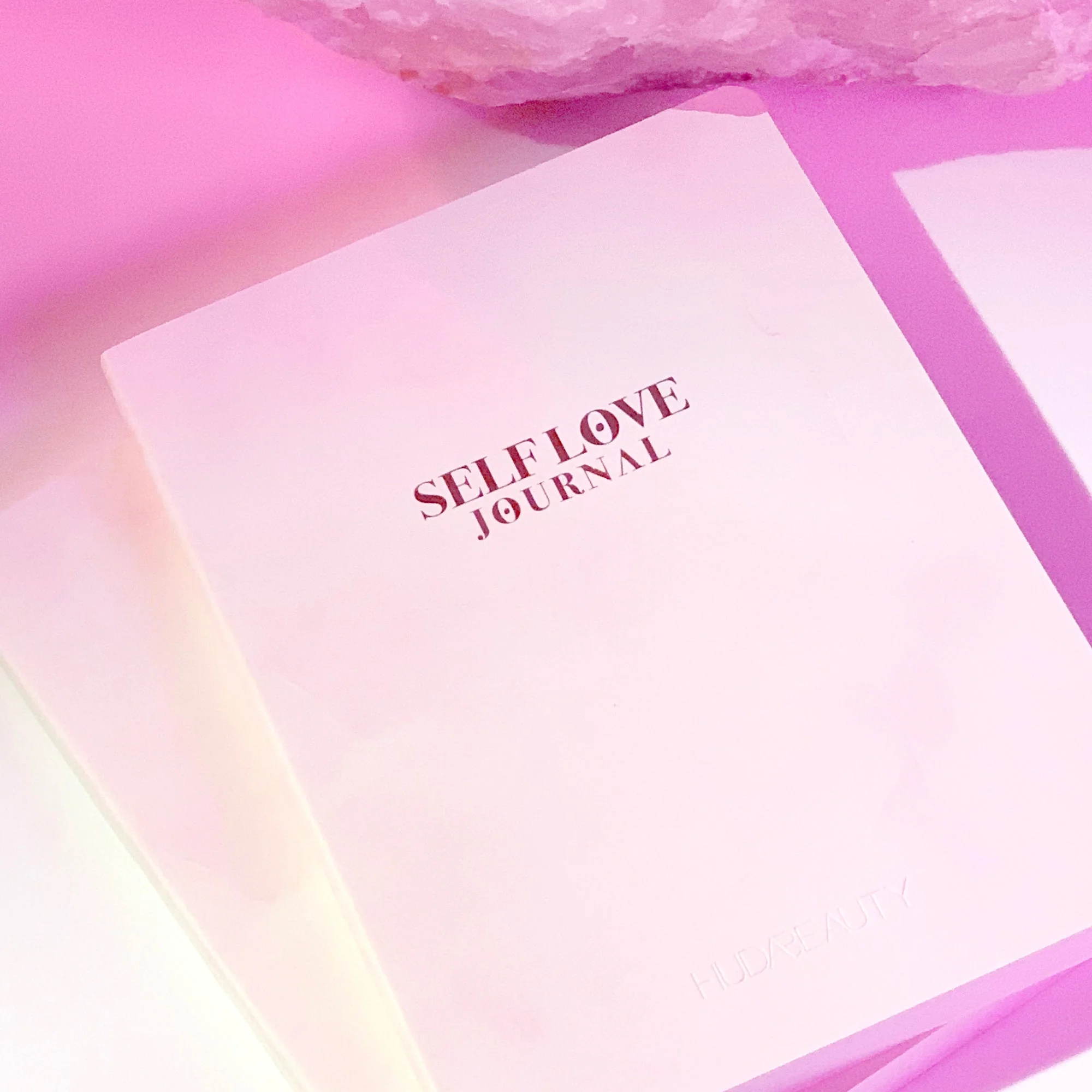 Rose Quartz Self-Love Journal Huda Beauty — detalhe 6