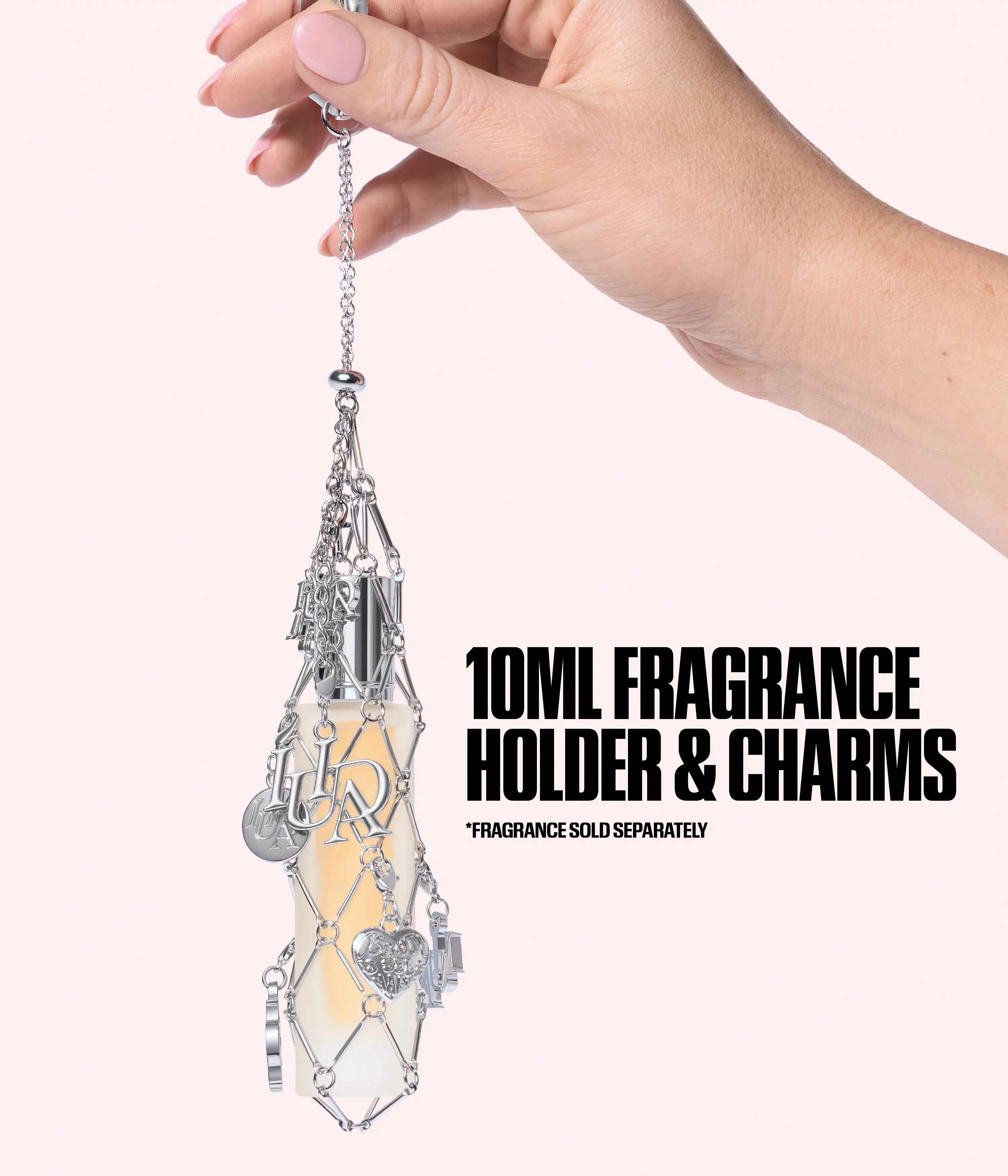 Travel Spray Fragrance Holder With Charms Huda Beauty — textura e acabamento
