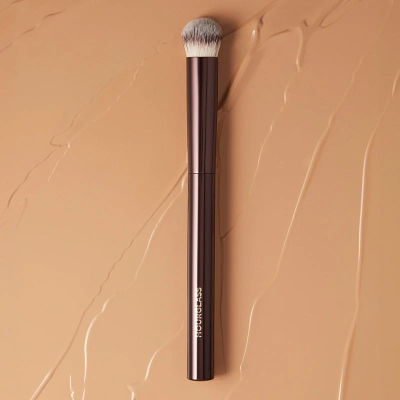 Vanish™ Seamless Finish Concealer Brush Hourglass — detalhe 6