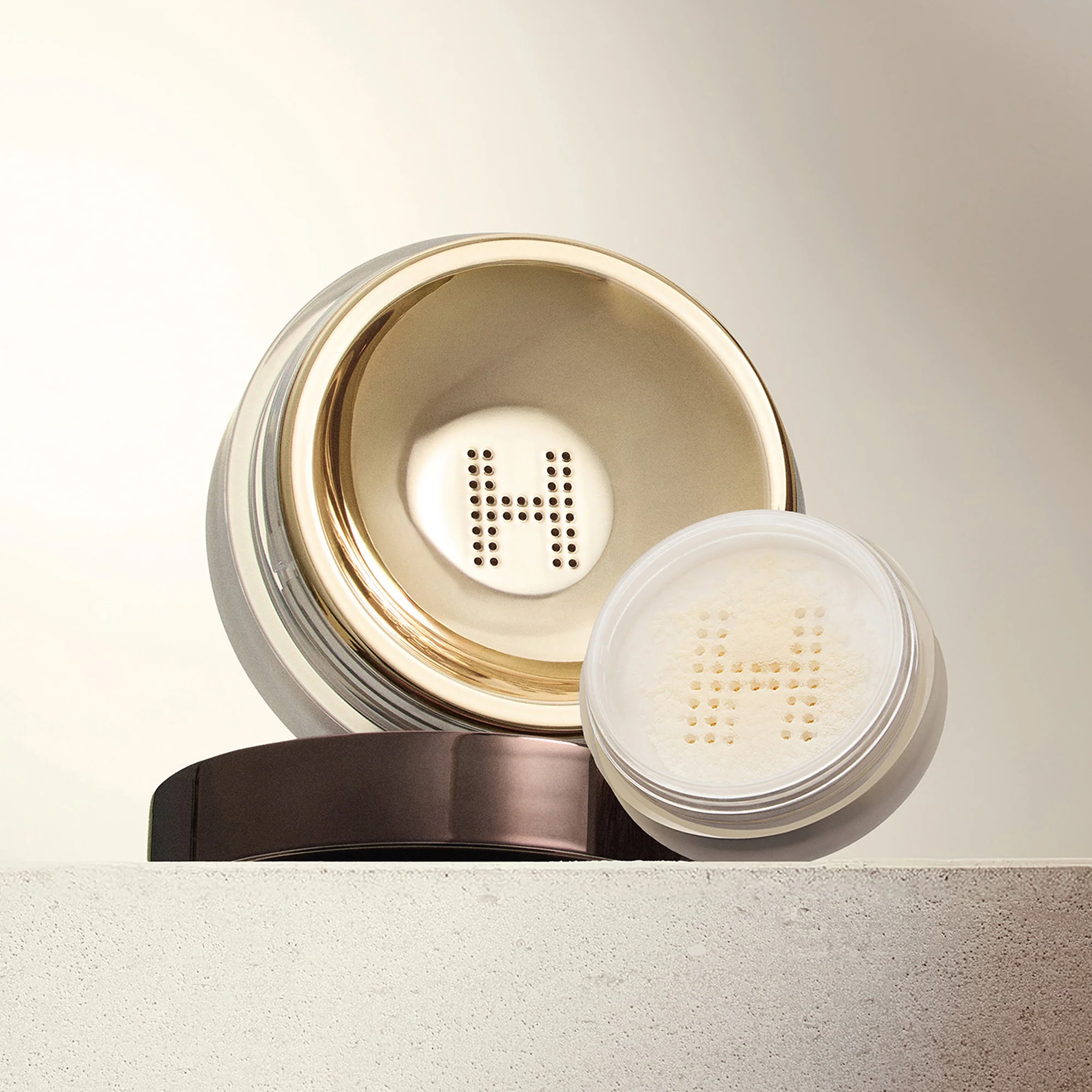 Veil™ Translucent Setting Powder Hourglass — detalhe 4